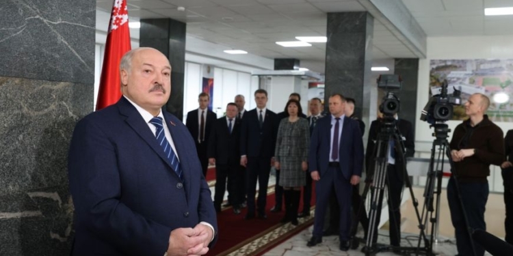 «Піду, піду, піду»: Лукашенко буде балотуватись у президенти Білорусі у 2025 році