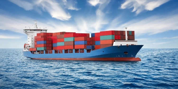В ЄС хочуть штрафувати судноплавні компанії за прибирання сміття після втрати у морі контейнерних вантажів