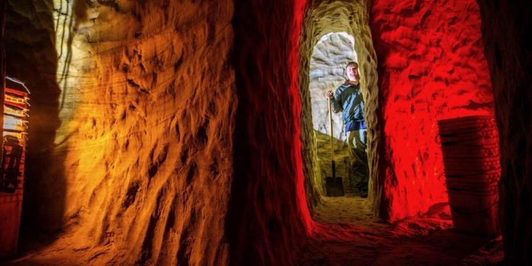 Нам би таких на фронт. Світ захопило “тунельне хобі” копачів підземних лабіринтів (ФОТО, ВІДЕО)