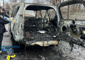 В Нікополі на Дніпропетровщині розстріляли авто із заступником мера (ФОТО)