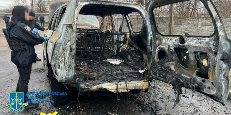 В Нікополі на Дніпропетровщині розстріляли авто із заступником мера (ФОТО)