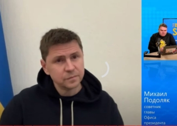 Подоляк підтвердив – його брат живе в Москві. Але не працює в ФСБ (ВІДЕО)