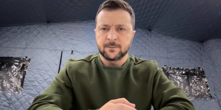 Зеленський – про день на фронті і біля фронту (ВІДЕО)