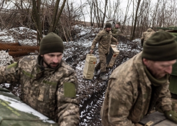 Східна Європа втрачає довіру до Заходу через нездатність забезпечити зброєю Україну, – Bloomberg