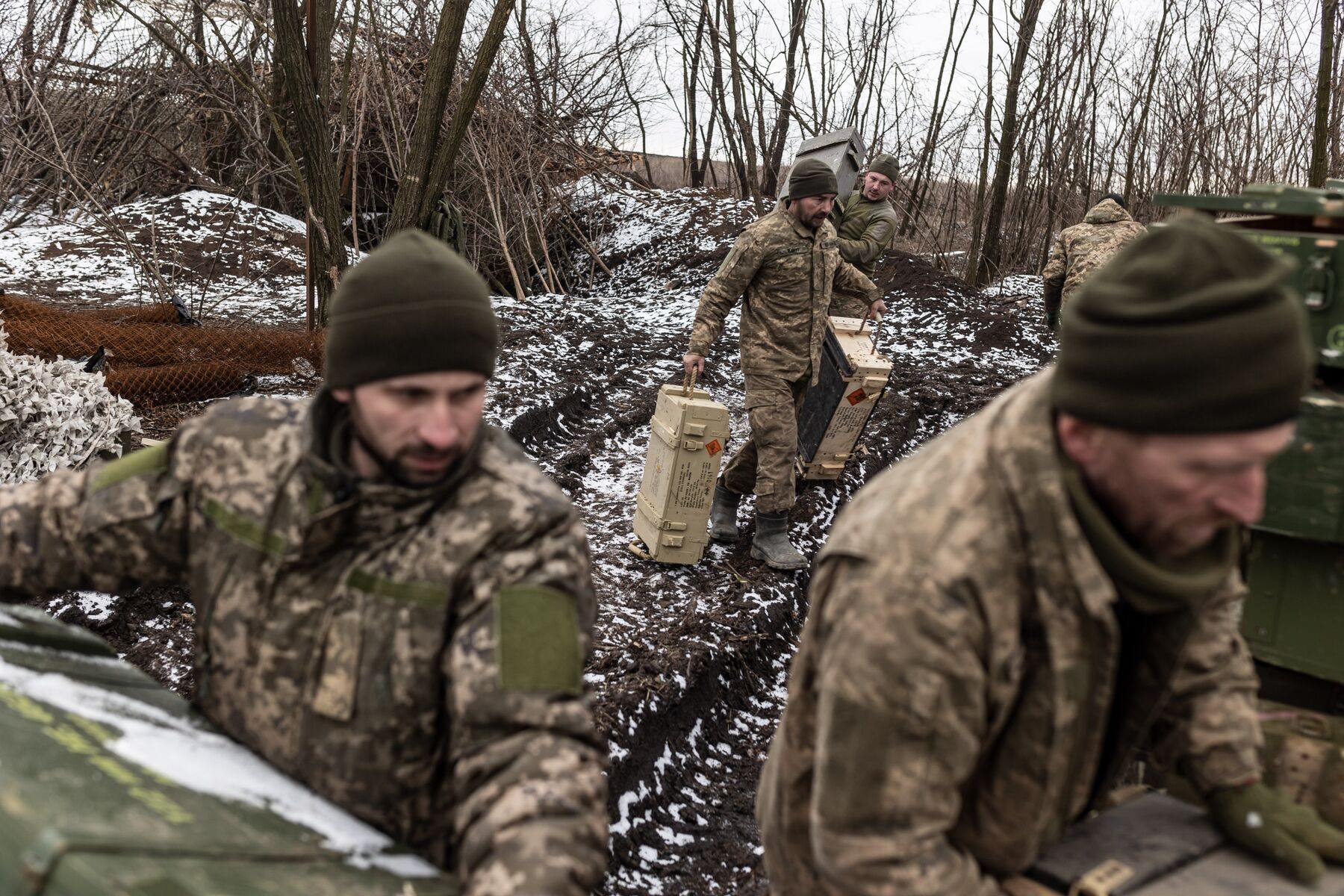 Східна Європа втрачає довіру до Заходу через нездатність забезпечити зброєю Україну, – Bloomberg