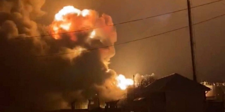 У Курській області після атаки дрона горить нафтобаза (ФОТО, ВІДЕО)