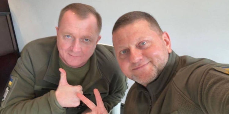 Разом із Залужним можеть звільнити начальника Генштабу Шапталу, – ЗМІ