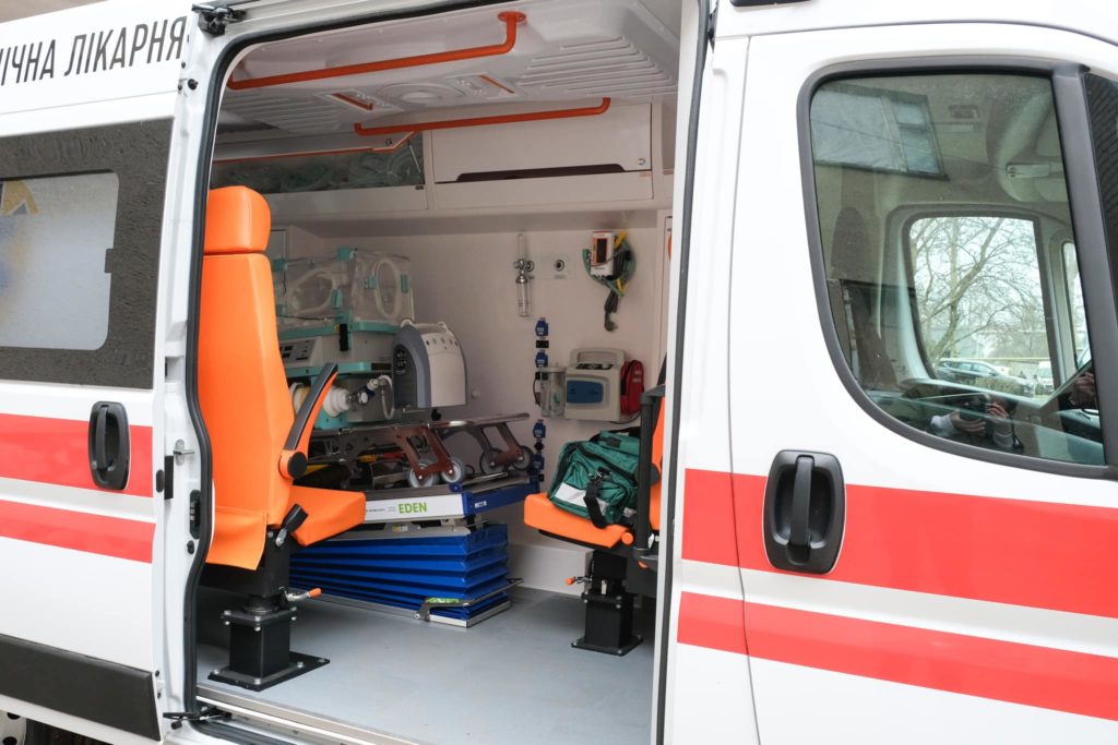 Благодійники передали важливе обладнання для новонароджених трьом медзакладам у Миколаєві (ФОТО) 3