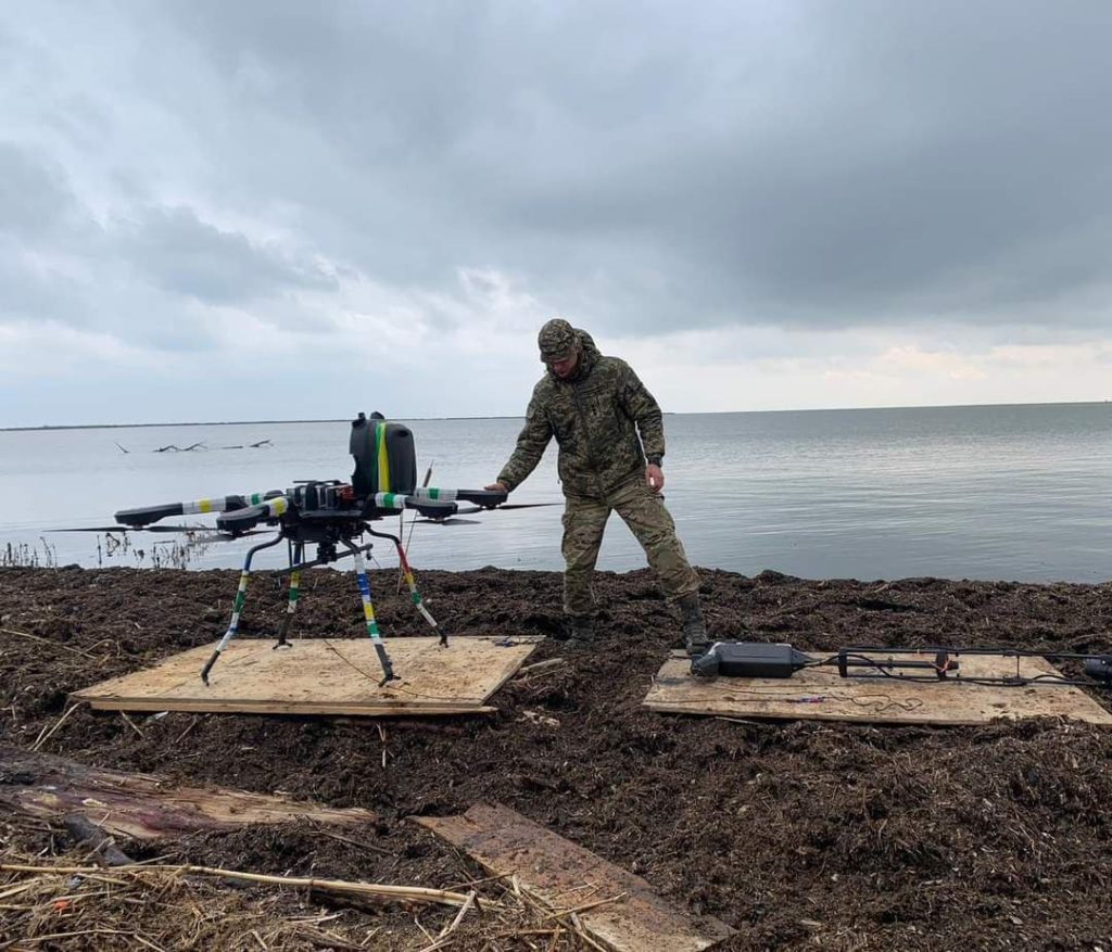 Військові показали, як на Півдні дроном обстежують морські акваторії на наявність вибухонебезпечних предметів (ФОТО) 4