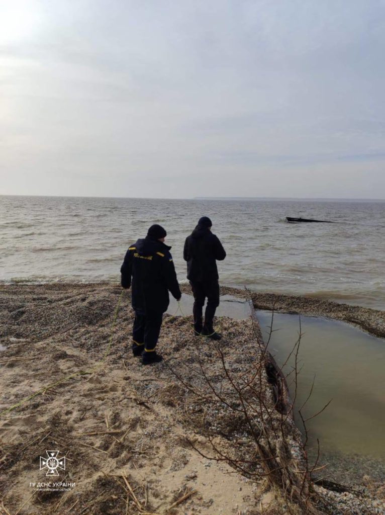 Миколаївські рятувальники за допомогою підводного дрона знайшли тіло чоловіка, що зник в Лупареве (ФОТО) 4