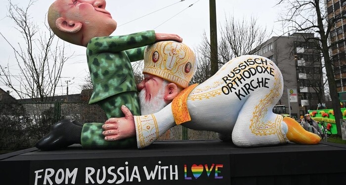 Путін у пікантній позі: фото з карнавалу в Німеччині (ФОТО)