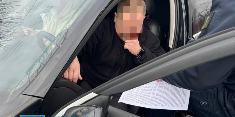 На Миколаївщині затримали посадовця Укртрансбезпеки – він обклав даниною перевізників (ФОТО)