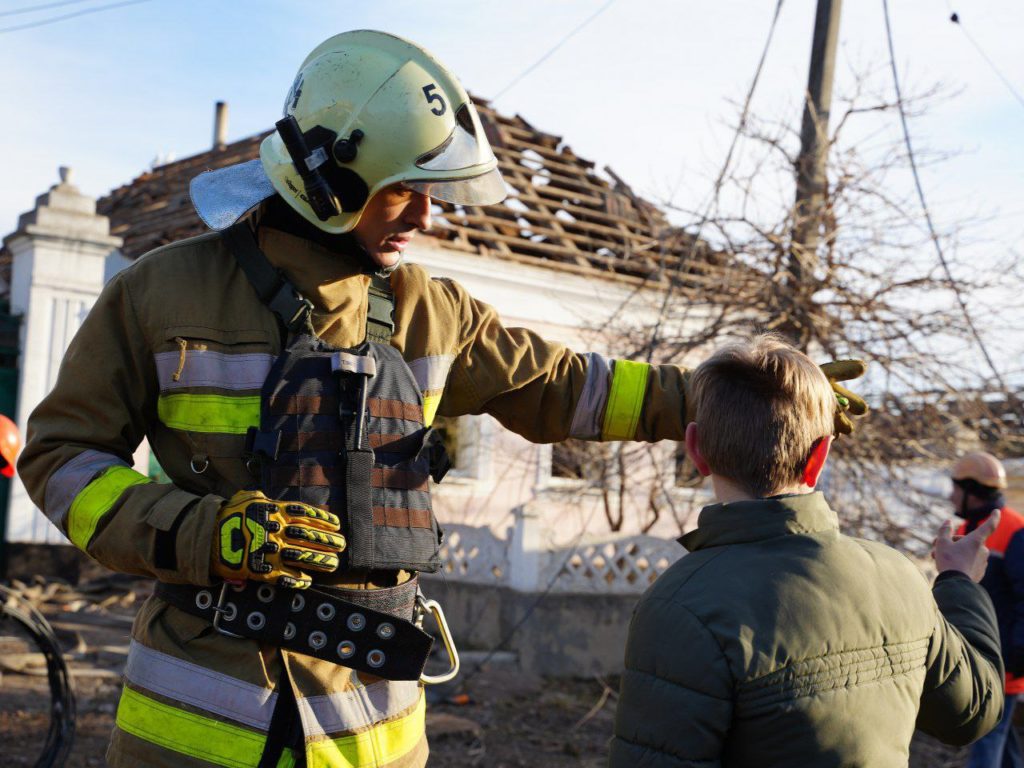 У Миколаєві внаслідок ранкової атаки рф руйнувань зазнали 74 приватні будинки – ДСНС (ФОТО) 5