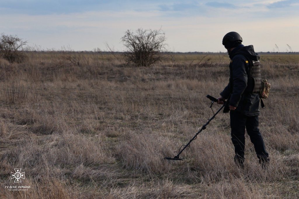 На Миколаївщині з початку повномасштабного російського вторгнення вже знешкодили понад 22,2 тисячі вибухонебезпечних предметів (ФОТО) 6