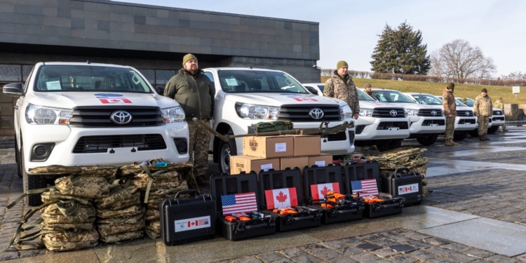США передали Україні автівки та техніку для розмінування на понад $1 млн. (ФОТО)