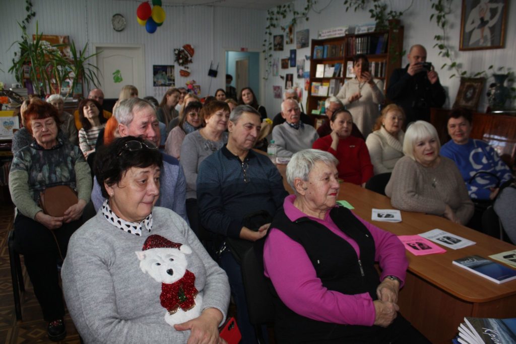 «Кроки»: у Миколаєві презентували збірку поезій та оповідань Наталі Купрасової (ФОТО) 8