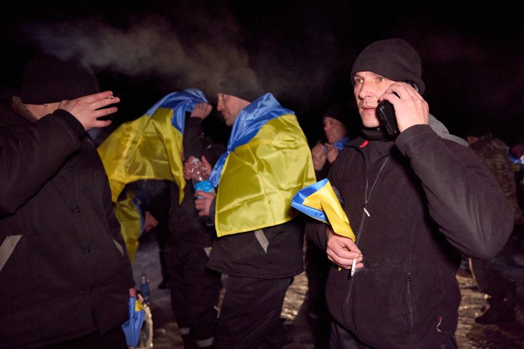 Україна повернула ще 100 полонених (ФОТО, ВІДЕО) 7