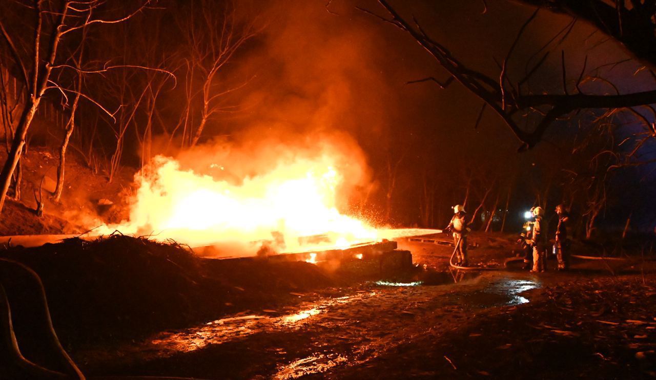 У Харкові “шахед” ударив у АЗС – палають 14 будинків, є загиблий, 50 людей евакуйовано (ФОТО, ВІДЕО)