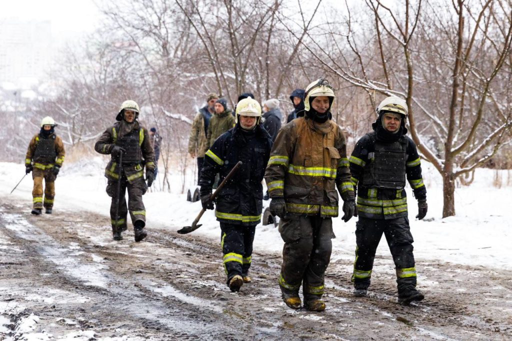 «Росія повинна відповісти за кожне зруйноване і знищене нею життя» - Зеленський прокоментував атаку по Харкову, внаслідок якої загинули діти (ФОТО) 8