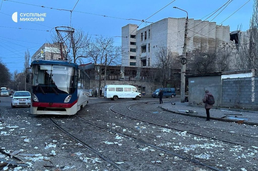 Ще про наслідки нічної атаки на Миколаїв (ФОТО, ВІДЕО) 10