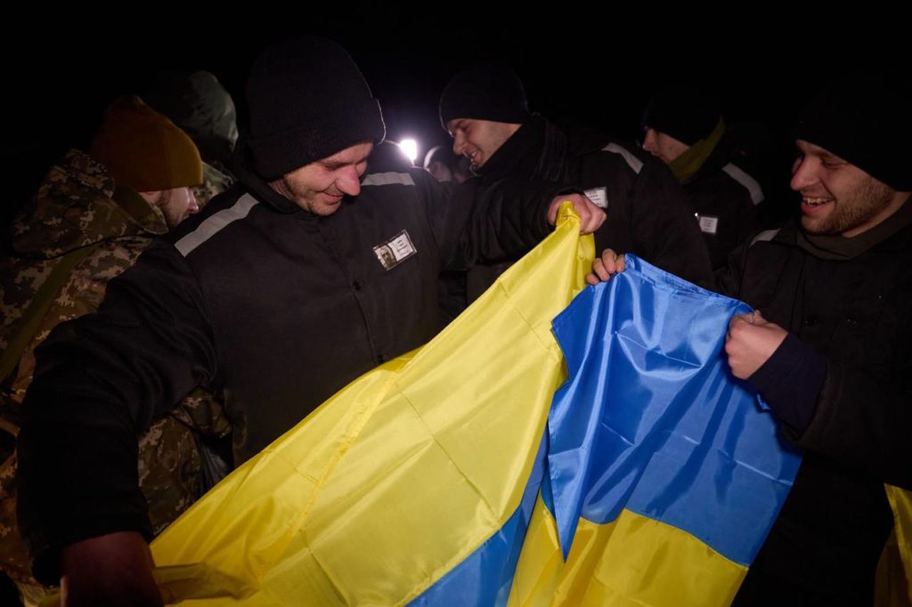 Україна повернула ще 100 полонених (ФОТО, ВІДЕО) 9