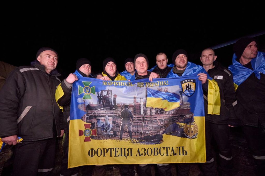 Україна повернула ще 100 полонених (ФОТО, ВІДЕО) 11