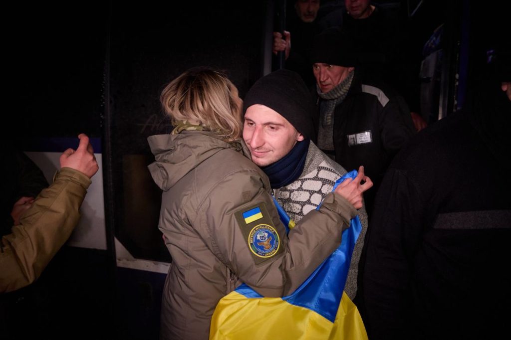 Україна повернула ще 100 полонених (ФОТО, ВІДЕО) 13