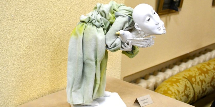 «Між чорним та білим». У Миколаєві відкрилась виставка робіт місткині Олени Маркитан (ФОТО)