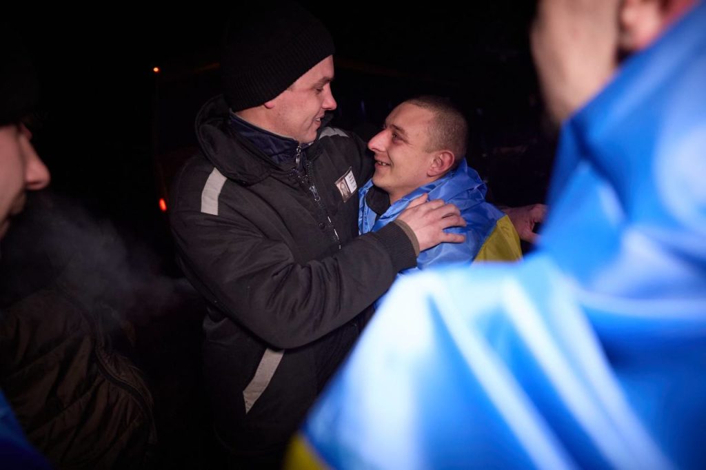 Україна повернула ще 100 полонених (ФОТО, ВІДЕО) 15