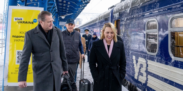 В Києві сьогодні двопартійна делегація Конгресу США (ФОТО)