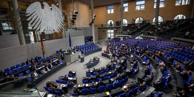 Німецький Бундестаг сказав “ні” наданню Україні Taurus, однак “так” – щодо далекобійної зброї