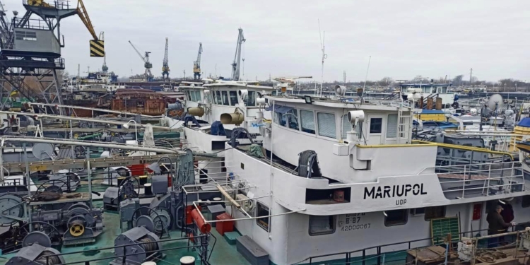 Дунайське пароплавство змінило назву 23 суден – тепер там є буксир “Миколаїв”