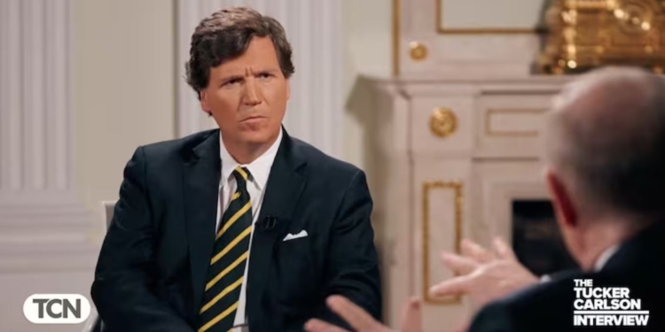 Розкручене інтерв’ю з Путіним. Чи виконав Такер Карлсон завдання