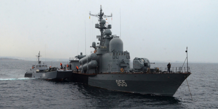 ГУР потопив ракетний катер Чорноморського флоту РФ “Івановєц” (ФОТО, ВІДЕО)