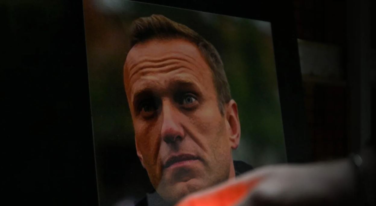 Навального поховають 1 березня, зали для прощання досі немає, з кладовищем теж питання