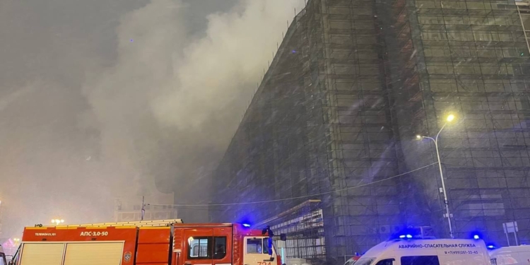 В Москві велика пожежа на Пушкінській площі, горять “Известия” (ВІДЕО)