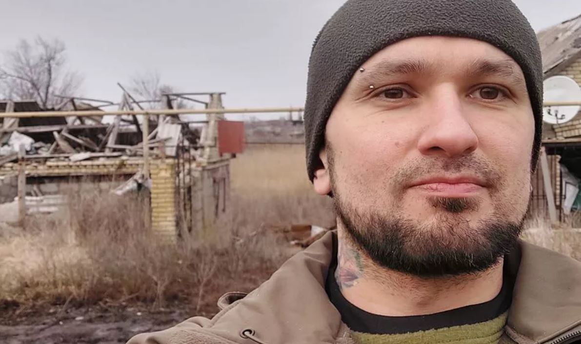 ЛГБТ-скандал в українській церкві – гея позбавили церковної нагороди, військовий і активісти відмовились самі (ФОТО)