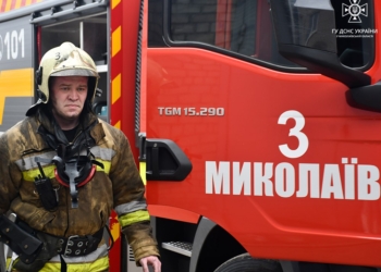 В Миколаєві горіла майстерня, в області – будинки (ФОТО)