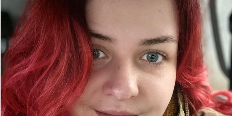 “Прийдіть до тями або тікайте. Далеко. І не озирайтесь”, – “Пташка” з “Азовсталі” різко звернулась до українців