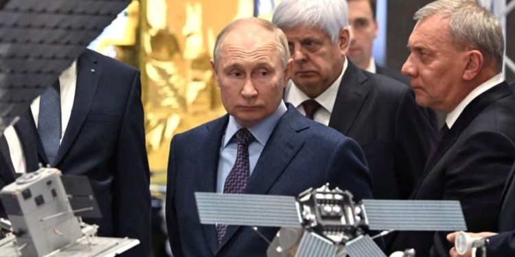 Розвідка США повідомила, яку “ядерну зброю” хоче розмістити РФ в космосі