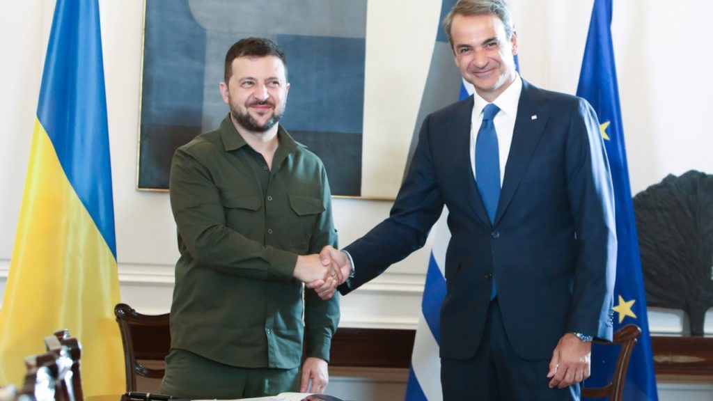 Зеленський зустрівся з прем’єром Греції в Одесі, не дивлячись на ранковий вибух, - ЗМІ 1