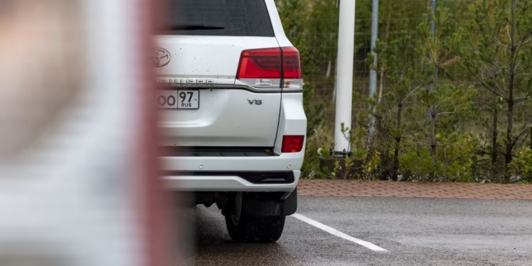 Автомобілі з російськими номерами потрібно вивезти з Фінляндії до 16 березня