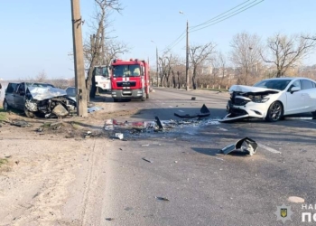 В Миколаєві ДТП в районі Варварівського мосту, поліція шукає свідків (ФОТО)