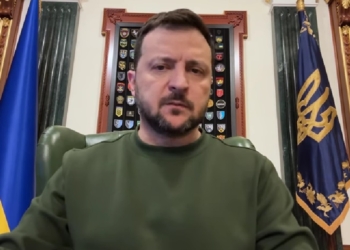 «Зараз військові працюють над стабілізацією наших позицій на фронті, і це в умовах, коли постачання від партнерів суттєво обмежені» – звернення Зеленського (ВІДЕО)