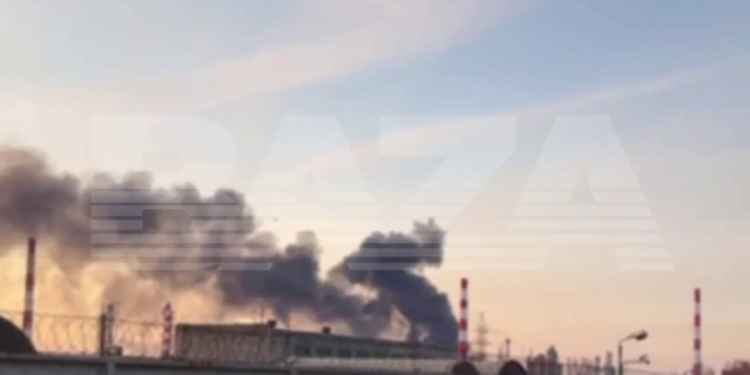 У Рязані після атаки безпілотників горить НПЗ (ВІДЕО)