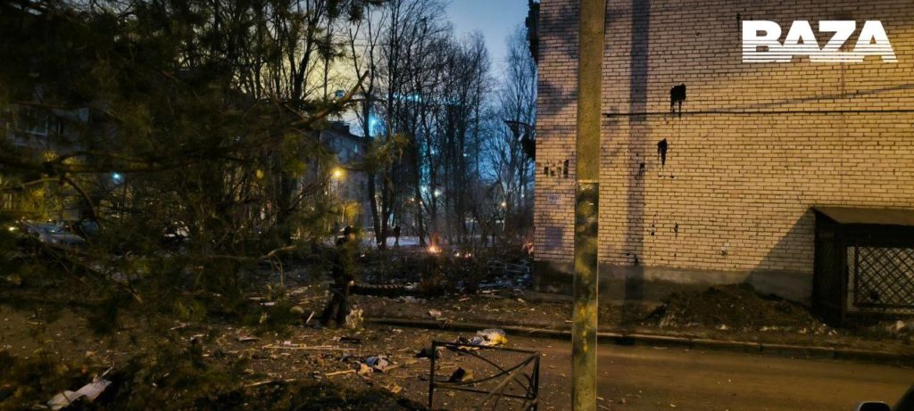 Уламки збитого дрона впали на багатоповерхівку у Санкт-Петербурзі (ФОТО, ВІДЕО) 2