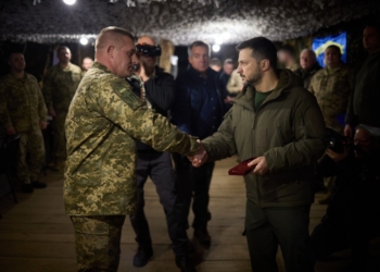 Зеленський на Сумщині відвідав поранених, нагородив військових, оглянув фортефікації (ФОТО ВІДЕО)