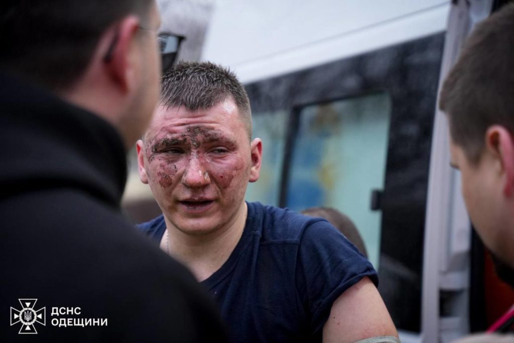 Наслідки ракетного удару по Одесі (ФОТО) 2