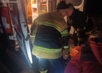 На Миколаївщині врятували людину на воді – тримався за опору на річці Інгул