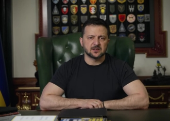 «Світ має достатньо систем ППО. І затягування з постачанням зброї для України, ППО для захисту наших людей призводить, на жаль, до таких втрат» – звернення Зеленського (ВІДЕО)